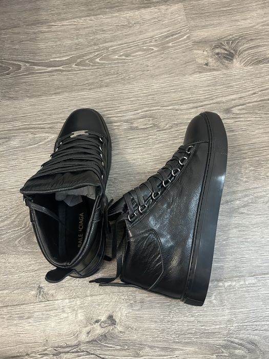 Adidasi Balenciaga arena