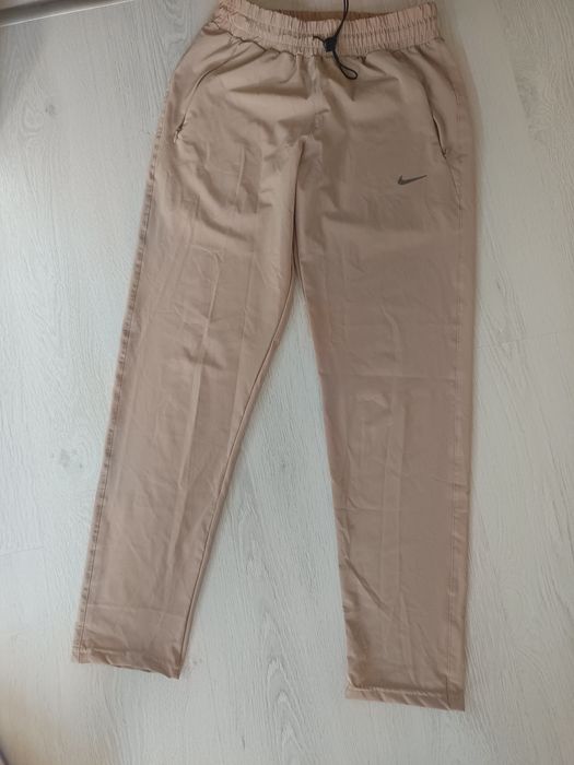 Дамско долнище ново размер S