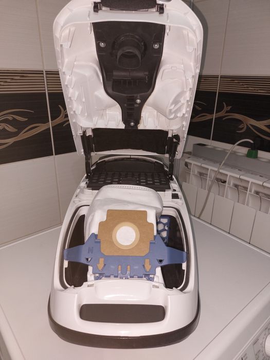 Прахосмукачка Miele S8340 EcoLine