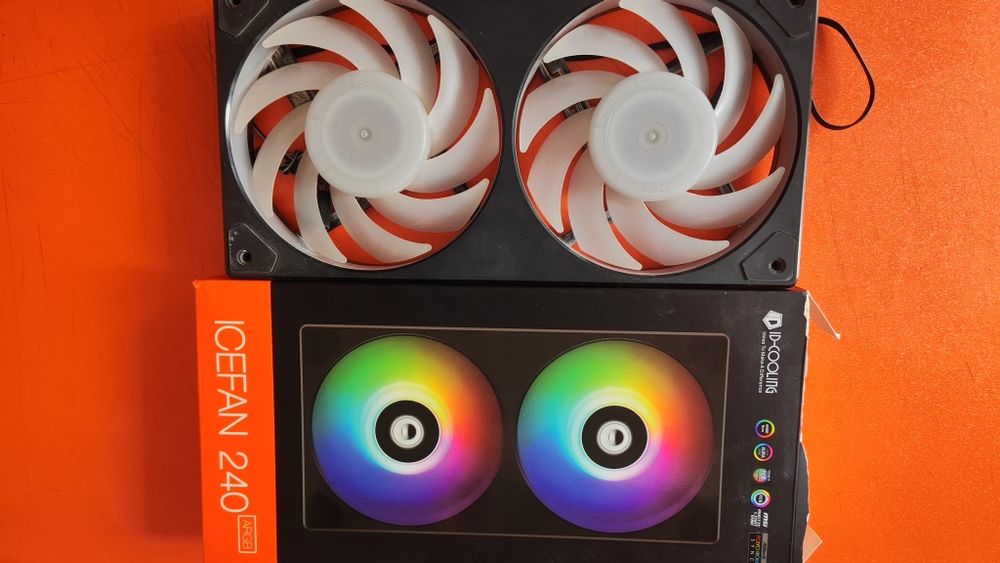 Кулер с RGB на корпус