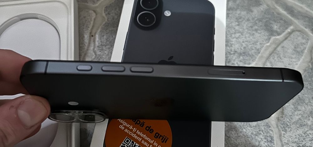 iPhone 17 Bat 100% 256GB