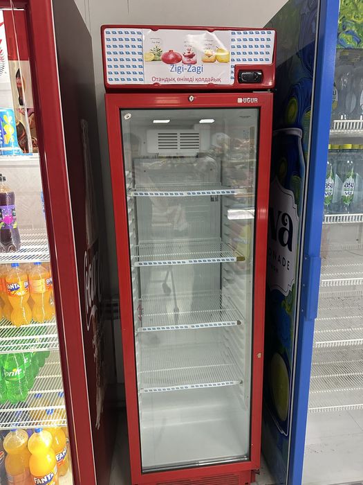 Витринный холодильник