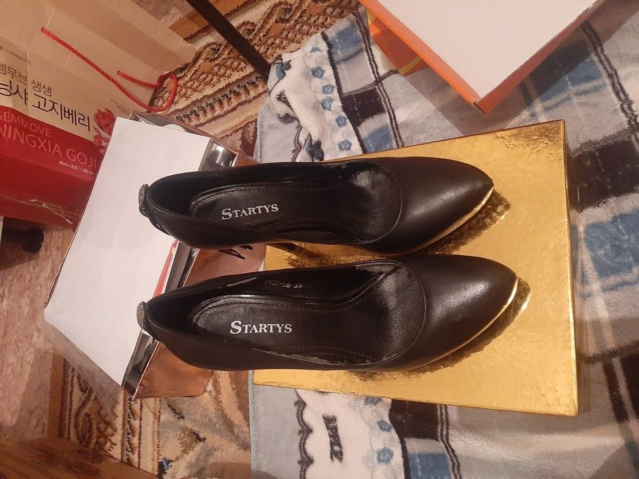 Качество отличное. Одевали один раз.