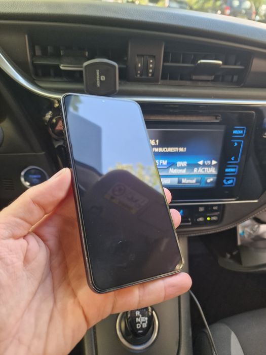 Vand SAMSUNG GALAXY S22 PLUS 128GB negru impecabil ,