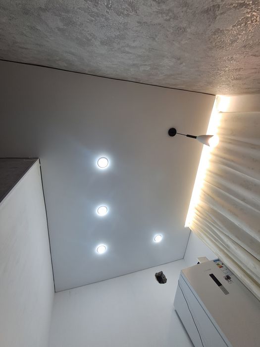 Натяжные потолки .