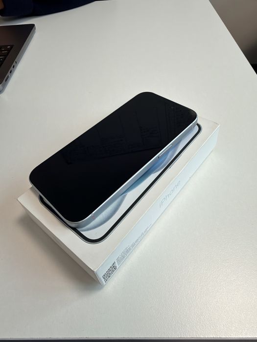 Iphone 15 белый, 128 GB