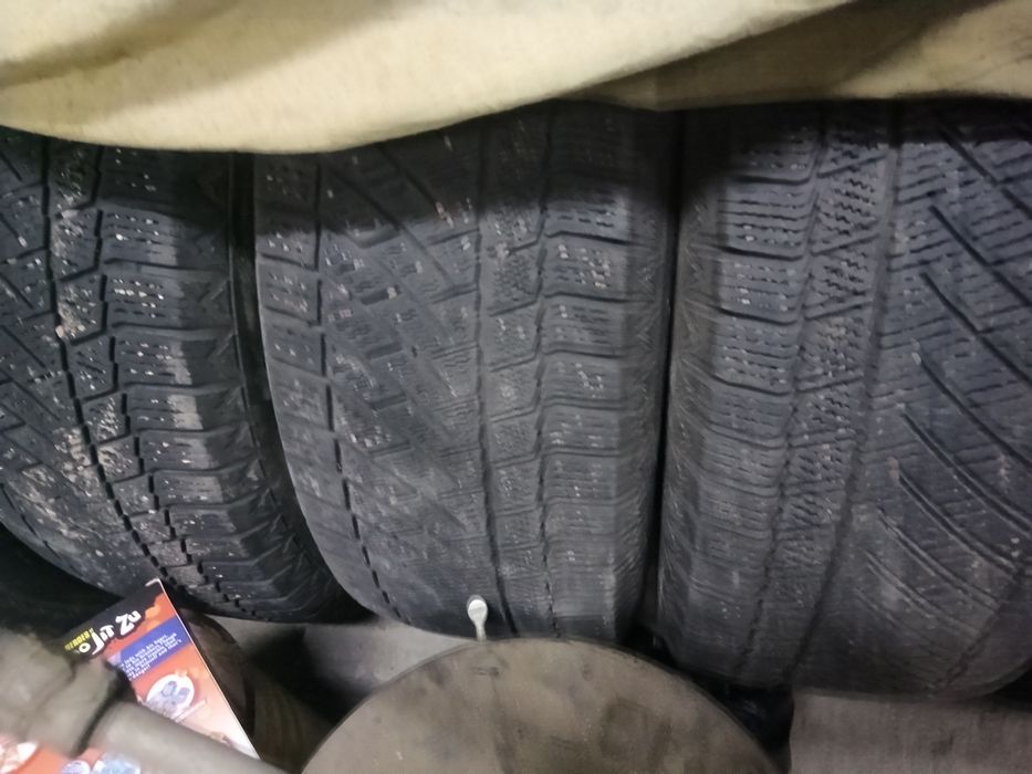 Продам резину 235/65/17