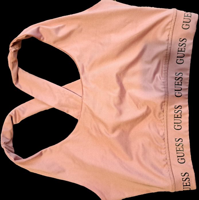 Страхотно бюстие