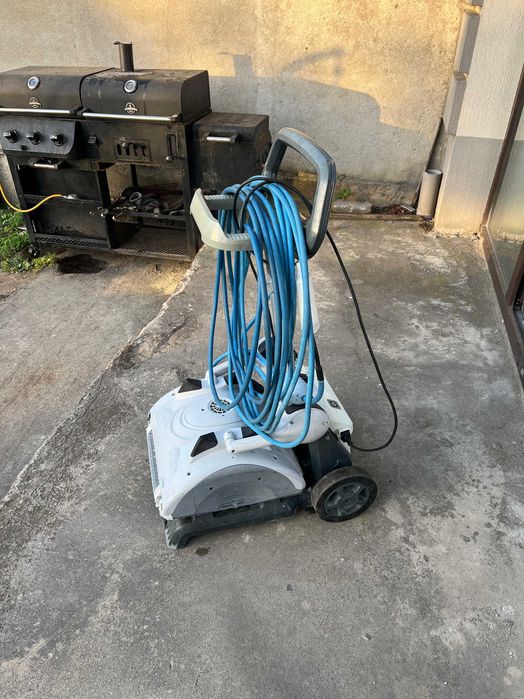 robot piscina Dolphin cablu 18 m. profesional functioneaza impecabil
