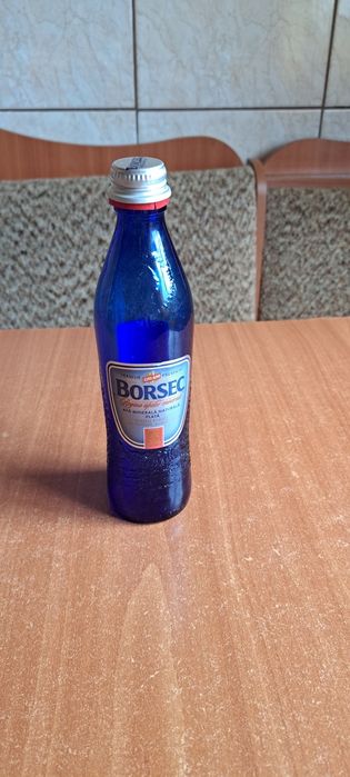 Sticla goală whisky, apa Borsec