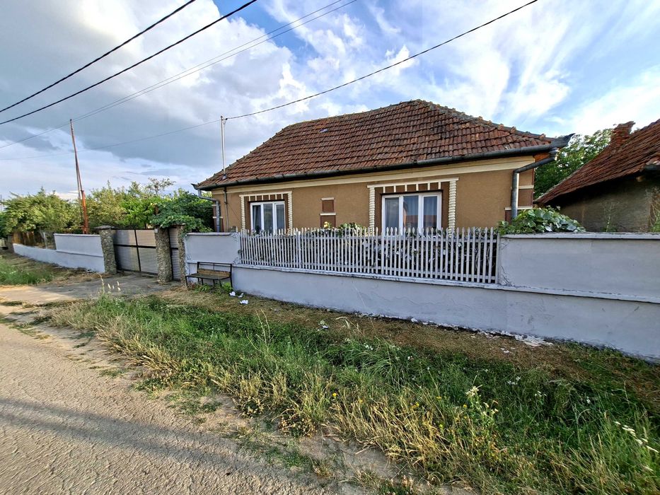Casa in Brusturi la 45 minute de Oradea