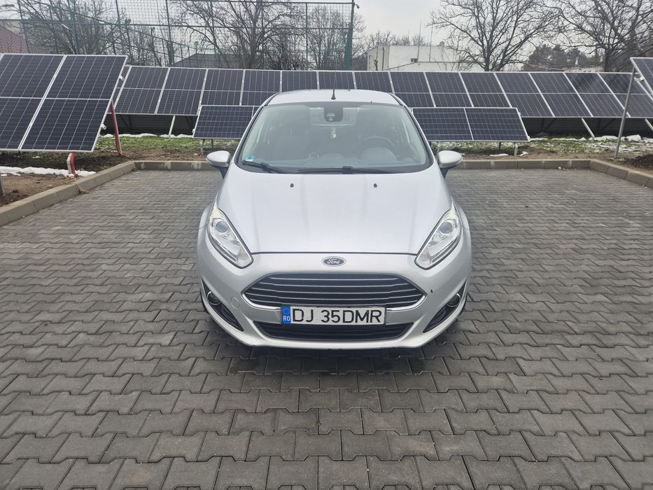 Vând Ford Fiesta diesel