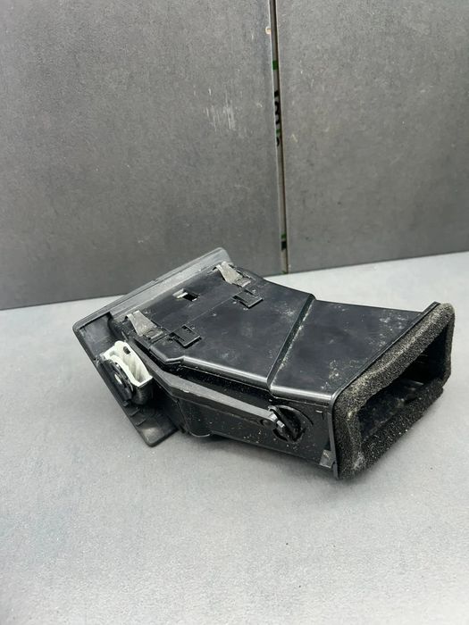 Grila ventilatie bord stanga 1698300154 Mercedes-Benz A-Class 2006