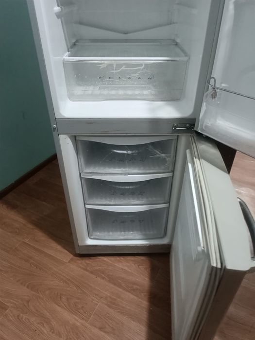 Продам холодильник