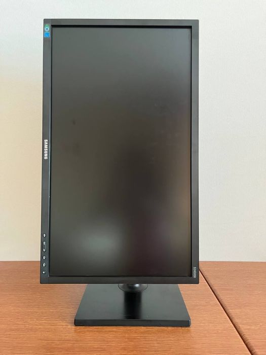 Монитор Samsung диагональ 23,6