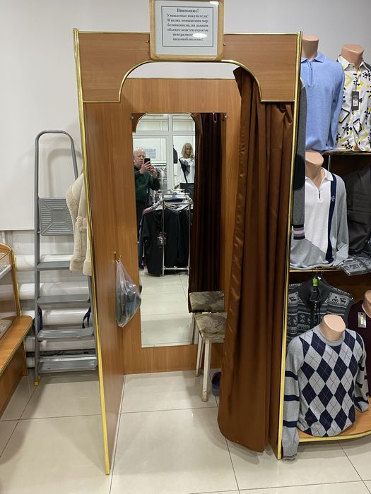 Торговое оборудование ( витрины )