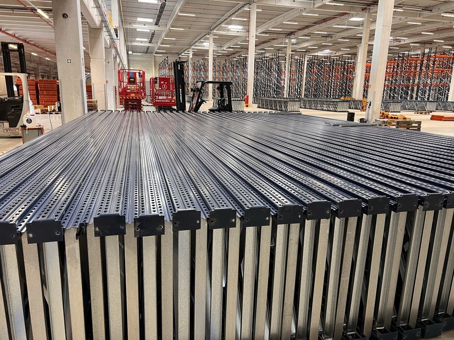 Rafturi metalice 2444