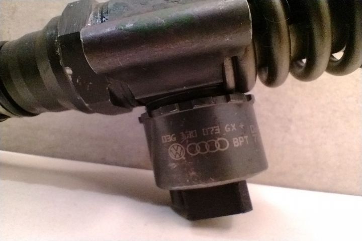 Injector  03G130073 / 03G130073GX Volkswagen VW Golf a 5-a generatie