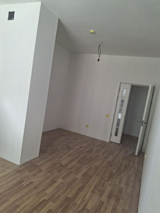 Golden House: O'z Zamin