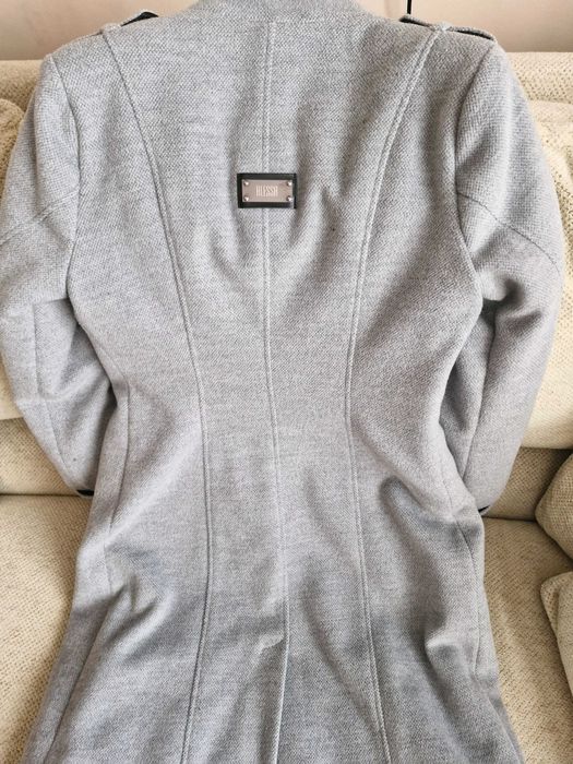 Палто Алеса с нормални следи