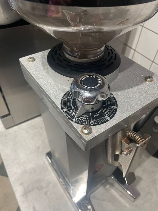 Eureka Mignon Професионална кафемелачка – 350€