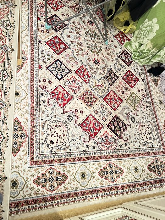 Кілем качественный белый цвет