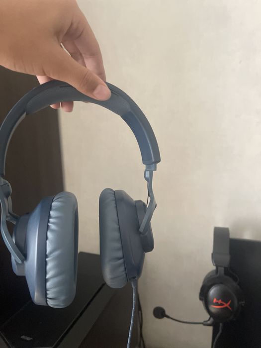 Продам наушники рабочие отJBL в идеальном состоянии амбушуры целые