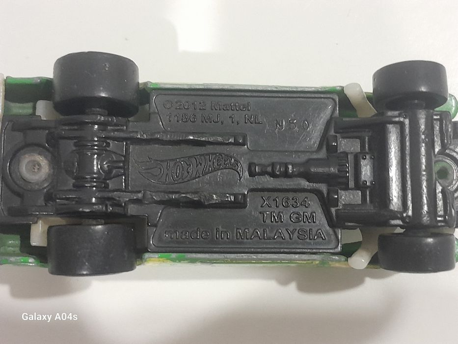 Машинкa Hotwheels