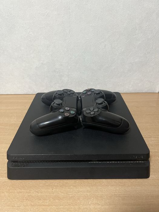 Продам PS4  Slim 1TB