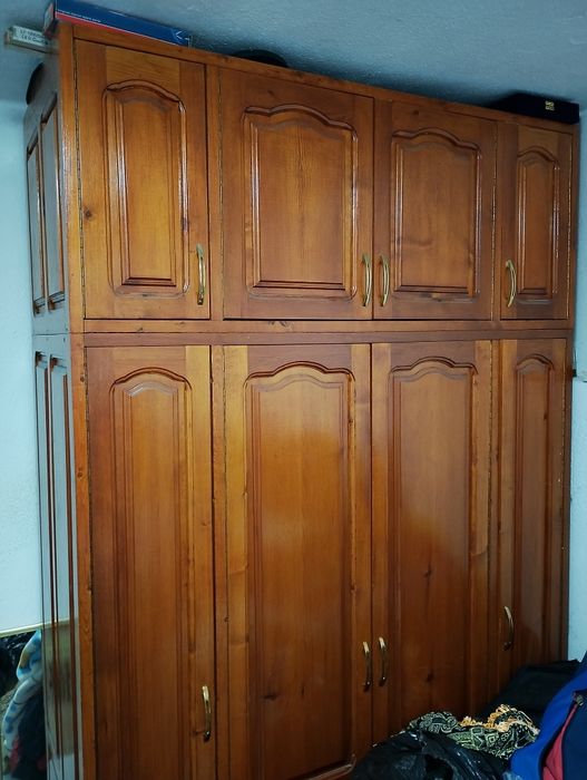 Масивен гардероб