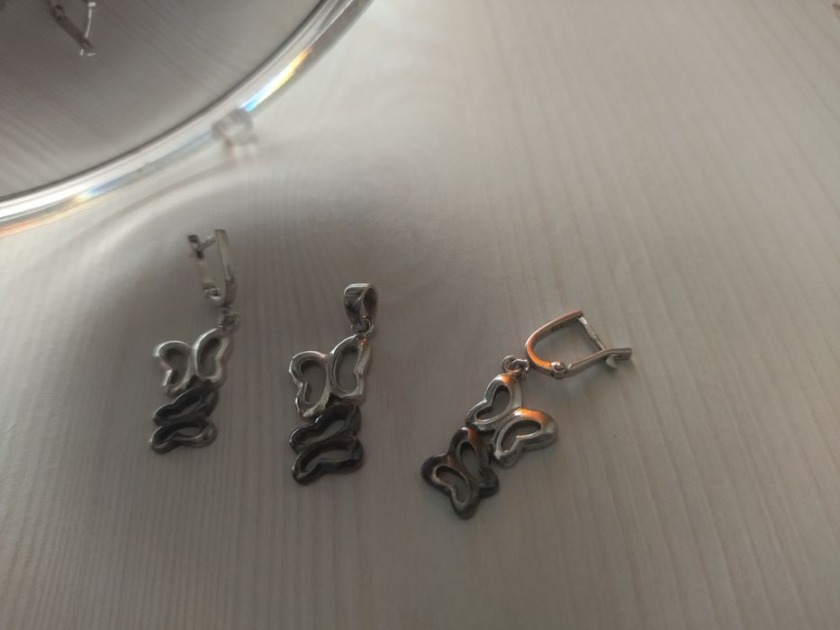 Сребърни обеци и висулка