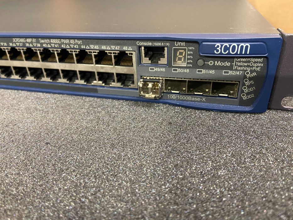 3Com 4800G PoE 48 портов гигабитов мрежов суич, 4x SFP, 2x 10Gb XFP