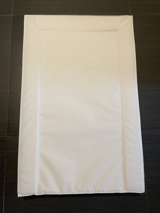 Saltea pentru infasat si husa pentru ea