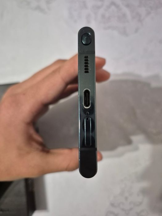 Продаю Samsung S22 Ultra