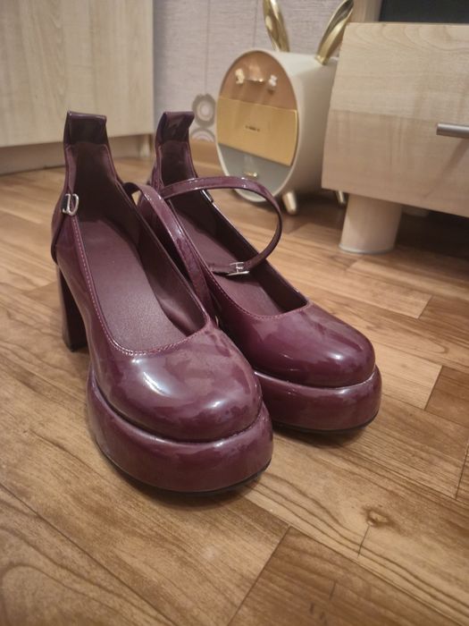 Продам летние туфли