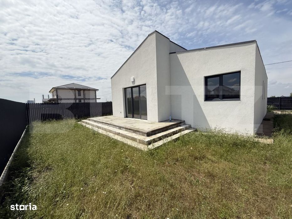 Casa pe parter cu un design deosebit, zona nordica / Simnicul de Jos