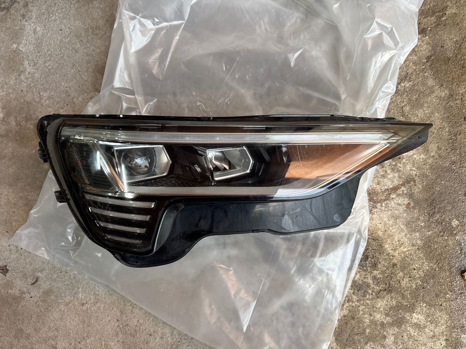 Десен фар за AUDI e-Tron GEN - LED - 4KE941040