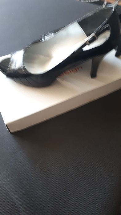 Vând pantofi piele naturală