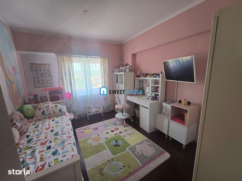 Apartament cu trei camere renovat zona Campului