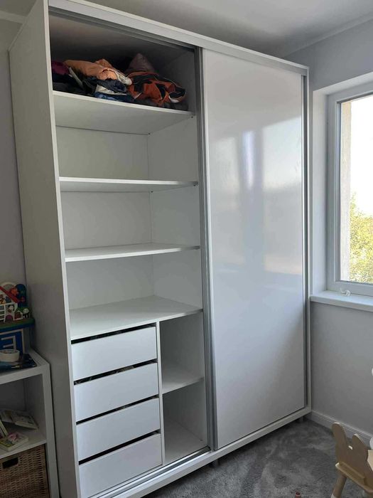 Dulap pal alb lucios