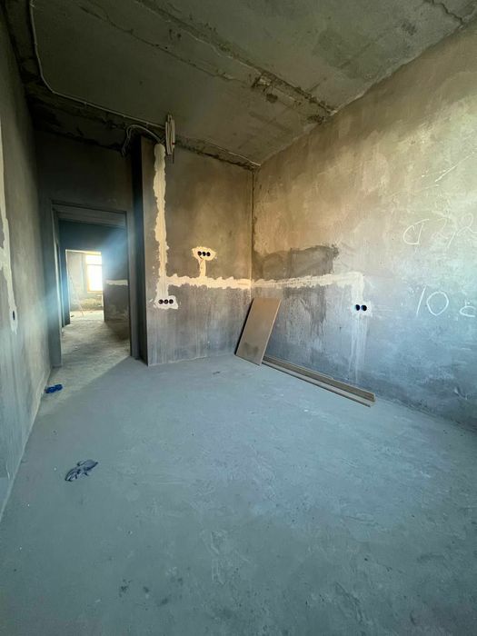 Продаётся кв-ра в новостройке Етти Чинор 4 -х комн Юнусабадский район