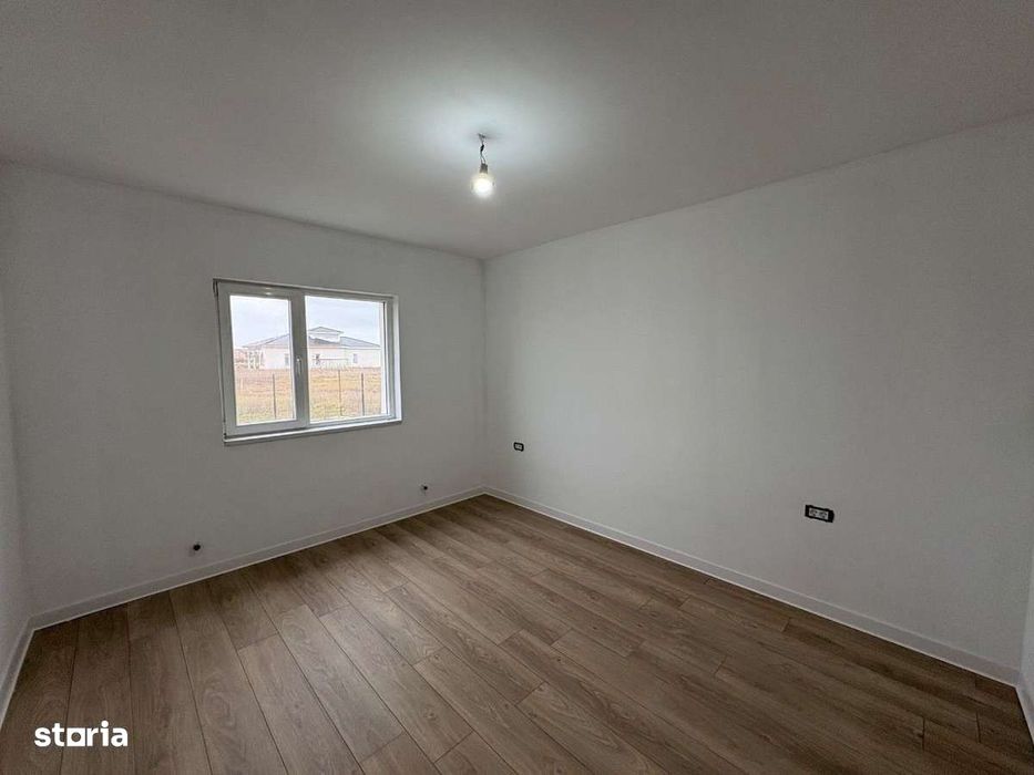 Apartament de vânzare la Casă 3 Camere Via Carmina