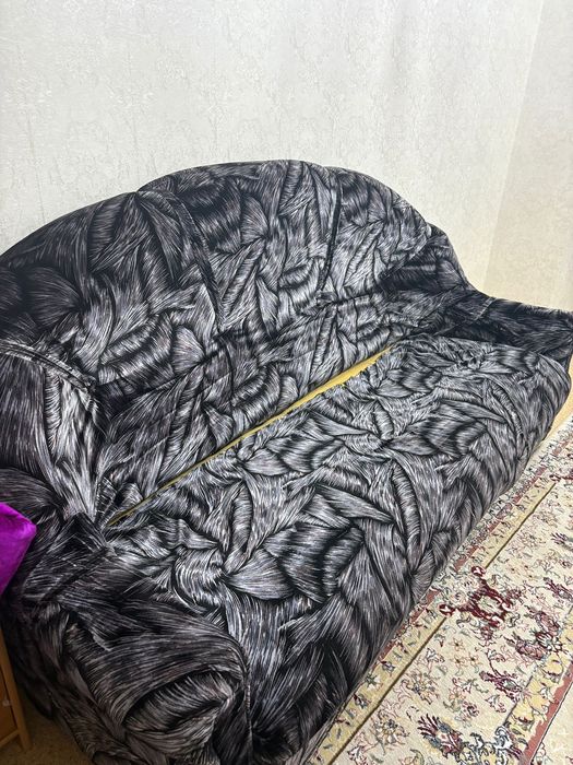 Үйге қолданылатын деван сатылады