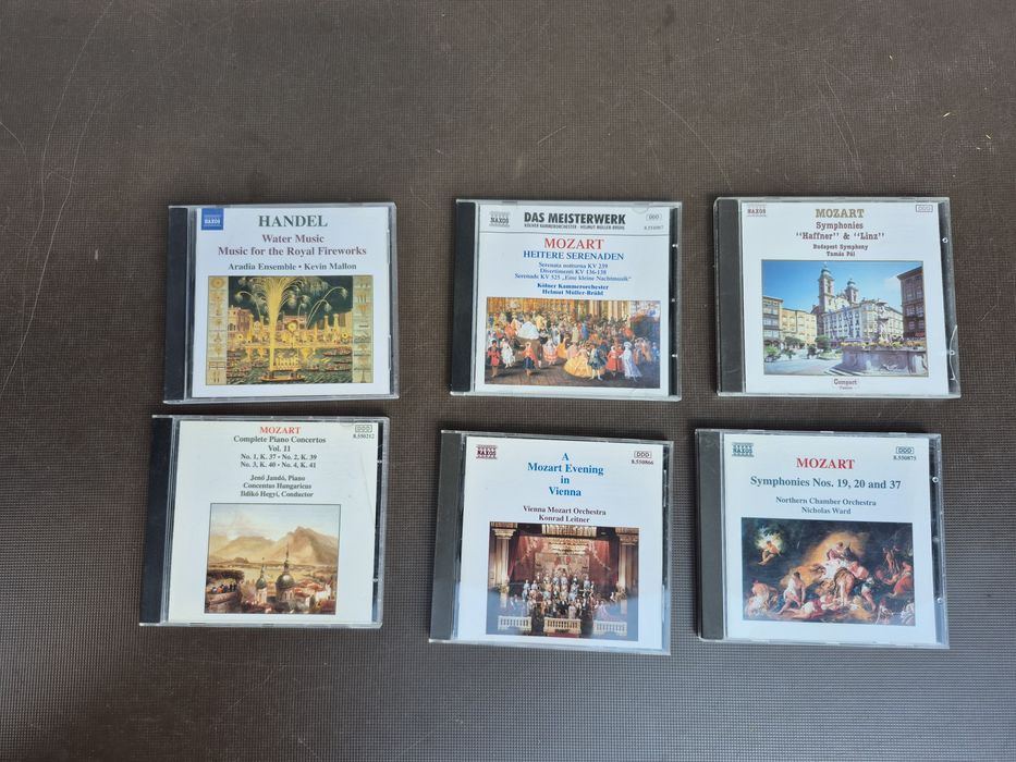 Vând Lot 24 CD cu muzica clasica mixta colectia NAXOS