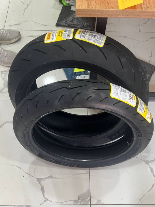 Pirelli Diablo Rosso 3 4