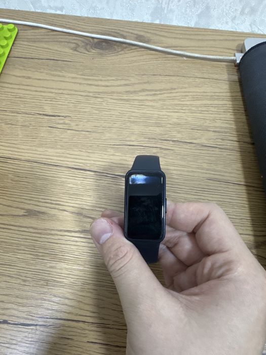 Продается хорошие часы Huawei девятая серия