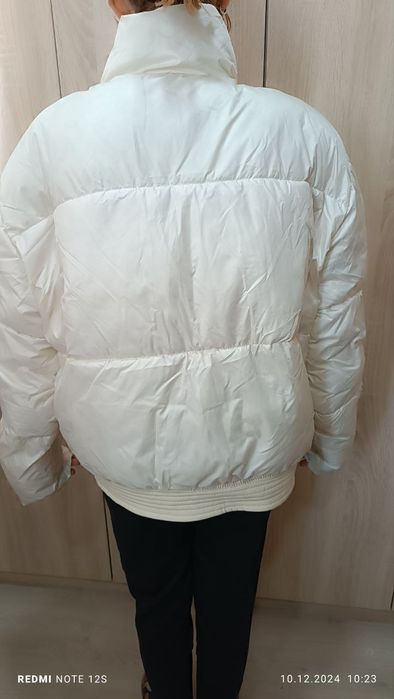 Новая куртка для девочки, из синтепона,теплая,