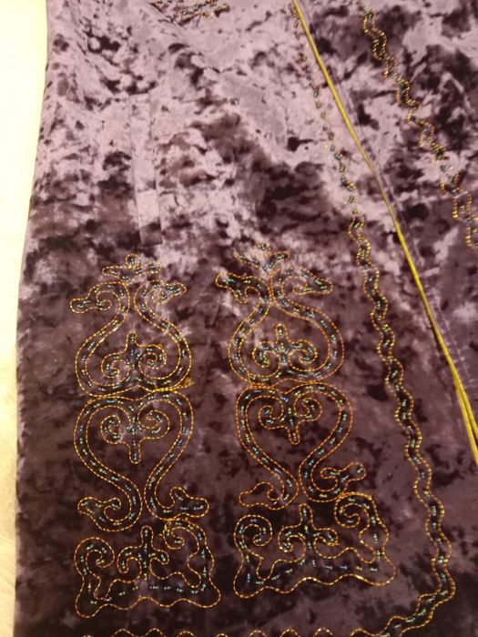 Национальный казахский чапан