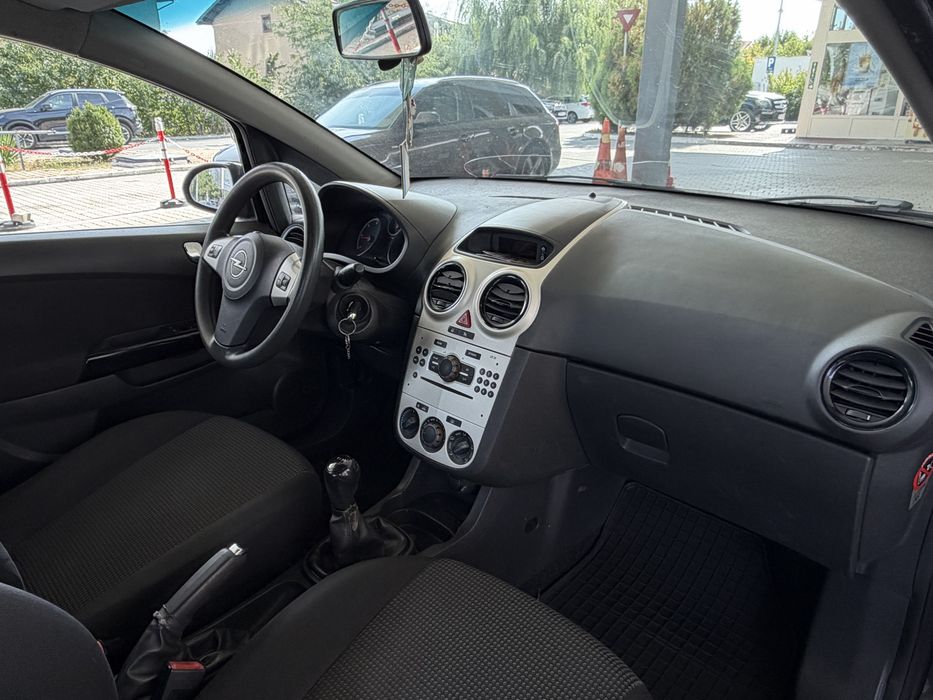 Opel corsa 1.3D 2009 manuala