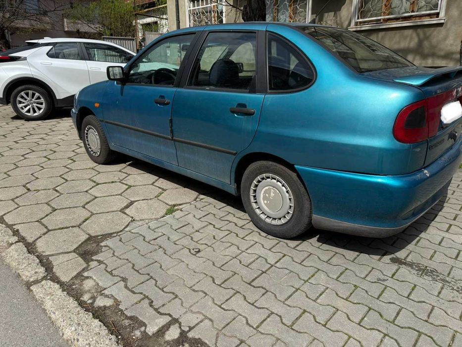 SEAT Cordoba 1,6 бензин климатик 1997